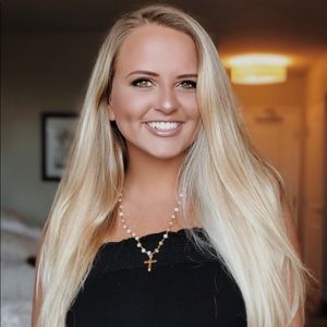 Meet your Posher, Briana